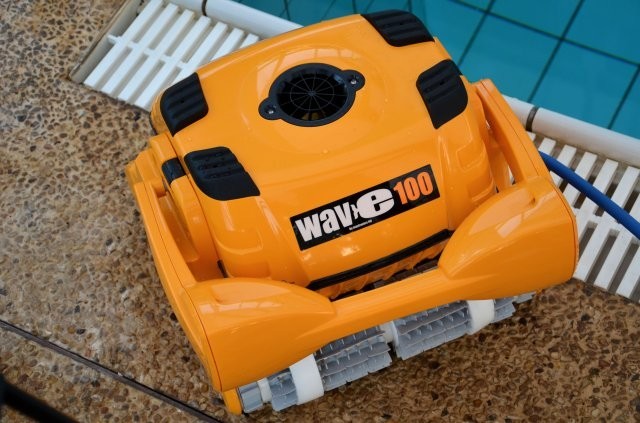 Baseino valymo robotas WAVE 100